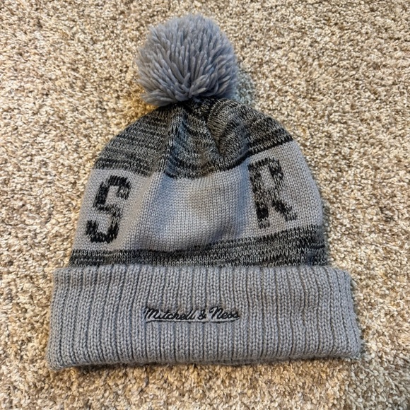 Mitchell & Ness TORONTO RAPTORS Winter Hat / Beanie w/Pom Stocking Cap - NBA - Picture 2 of 6